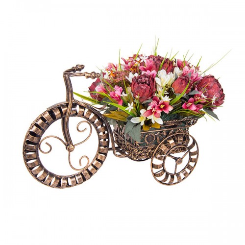 Композиция Велосипед с садовыми цветами
